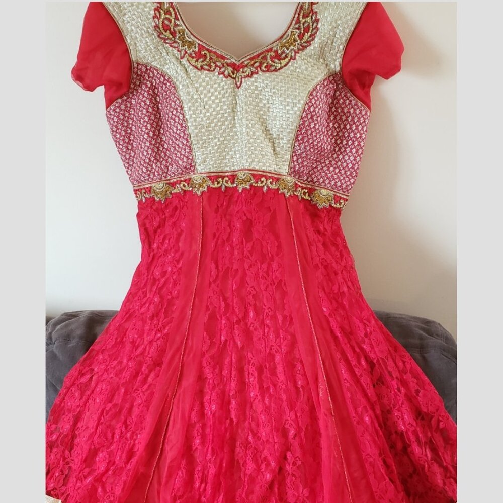 Beautiful Red and Gold Anarkali Size Large Indian Outfit - Picture 2 of 4